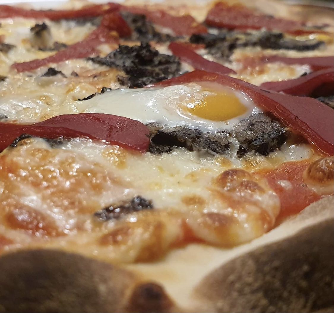 Pizzeria Adriano Horno de Leña